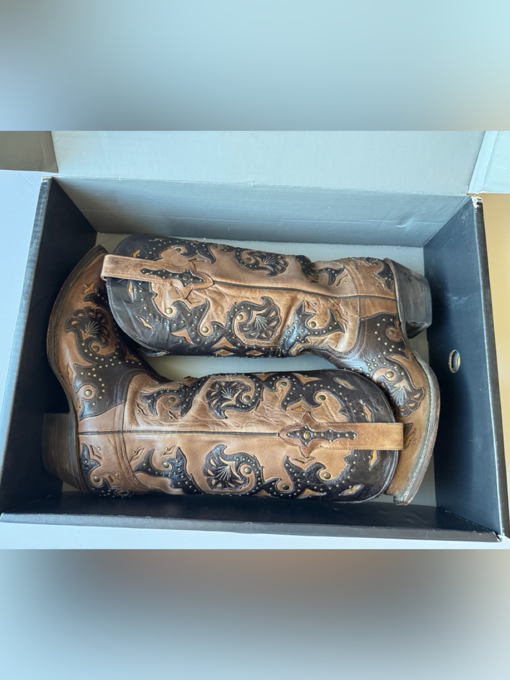 LUCCHESE WOMEN'S HANDMADE 1883 STUDDED FIONA COWGIRL BOOTS - SNIP TOE size 7.5 - Picture 3 of 11